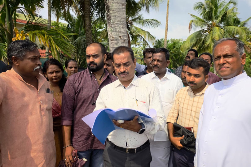 വേമ്പനാട്ടു കായൽ ട്രഡ്ജിങ്: ജനകീയ സമരം വിജയത്തിലേക്ക്.
പ്രദേശവാസികളുടെആവശ്യങ്ങൾ പരിഹരിക്കാൻ തിരുമാനം.